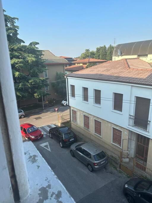 Appartamento Vicino Al Duomo Con Parcheggio Privato ปาโดวา ภายนอก รูปภาพ