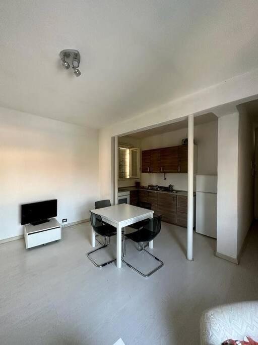 Appartamento Vicino Al Duomo Con Parcheggio Privato ปาโดวา ภายนอก รูปภาพ